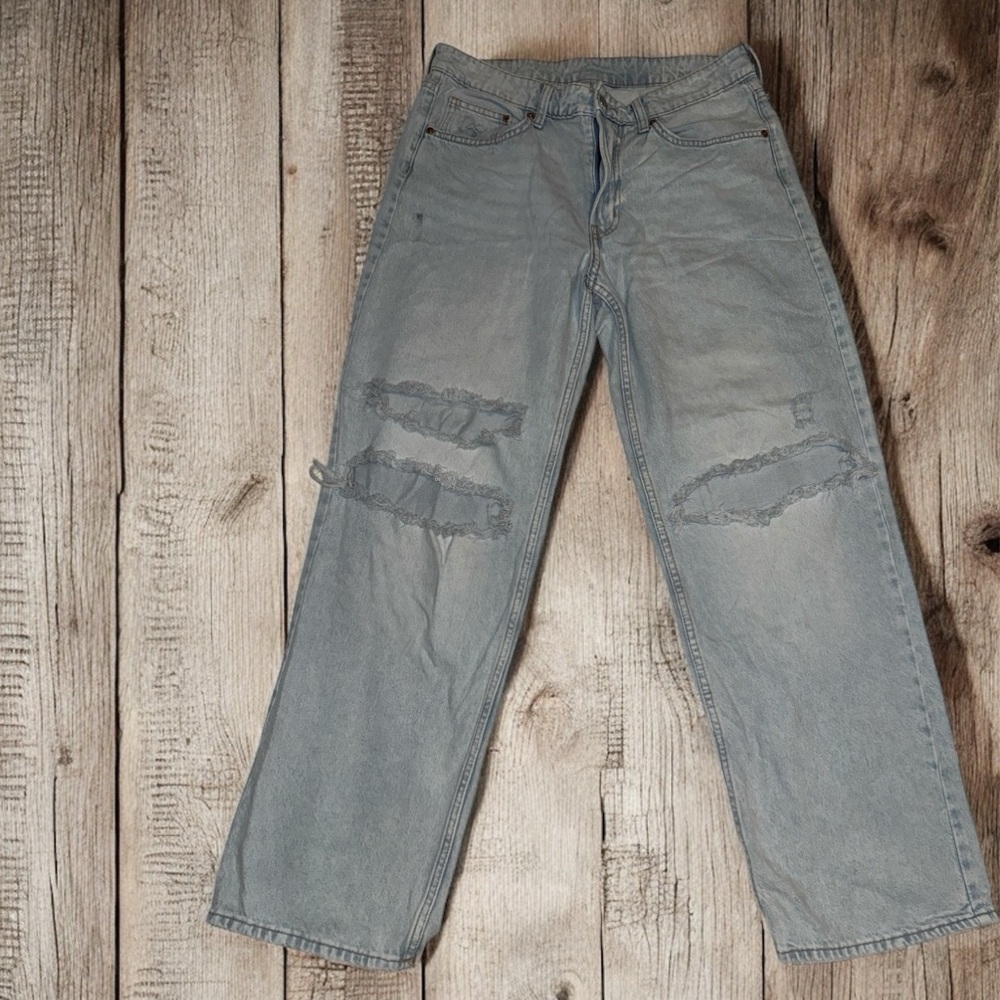 Women’s Distressed H&M  light wash Jeans